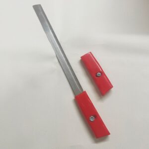 HANDLE FOR STRAIGHT CUTTING BLADES.