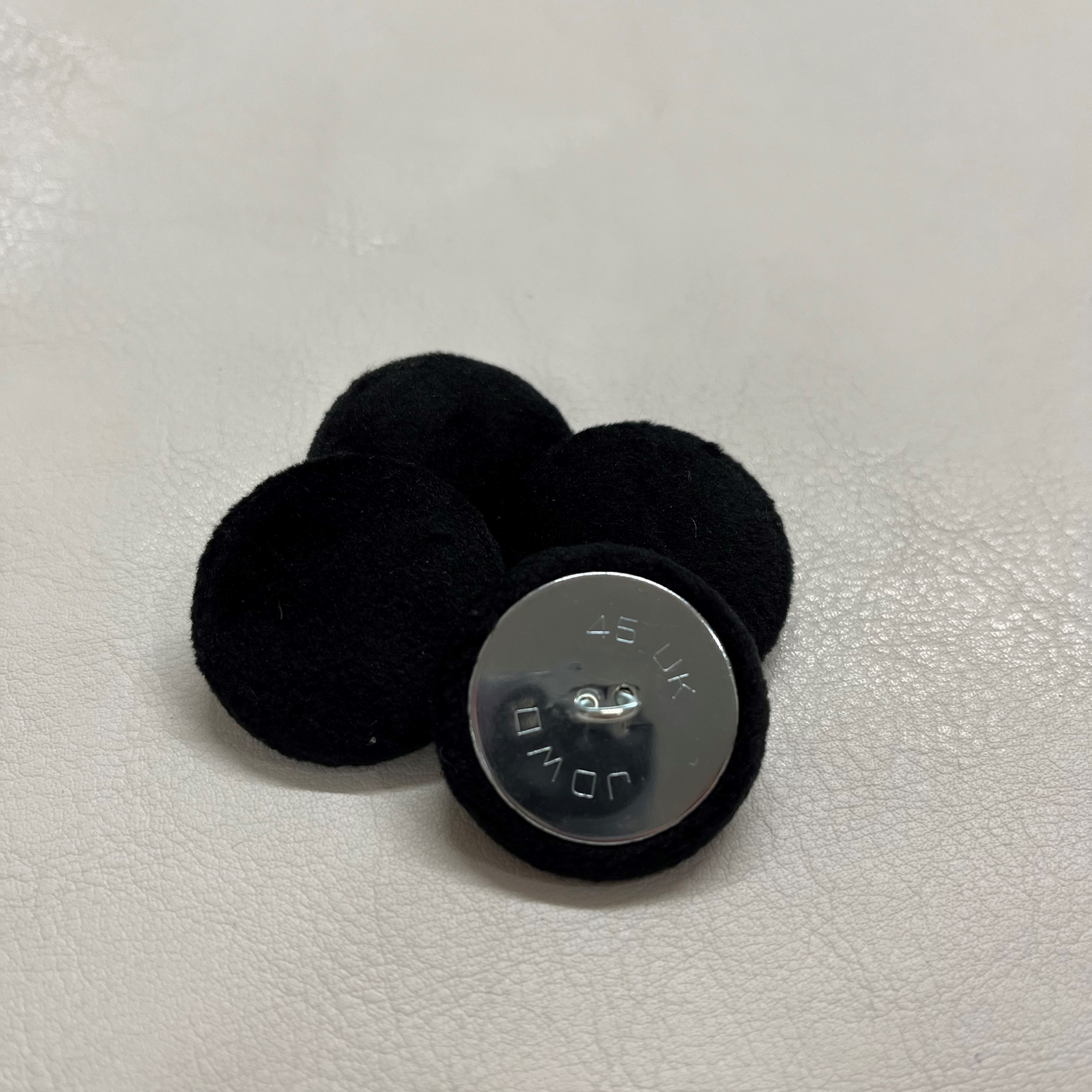 N045 Wire Loop Covered Buttons - Image 3